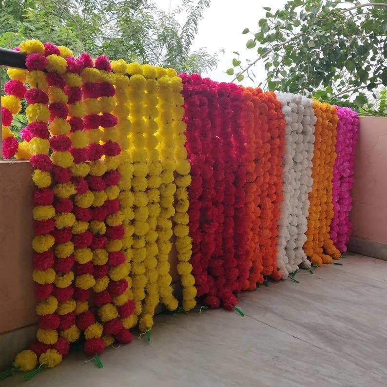 4.5 feet (Pack of 100 Hangings) Artificial Genda Marigold Garland Phool Flower hangings For Wedding, Party & Event Decoration